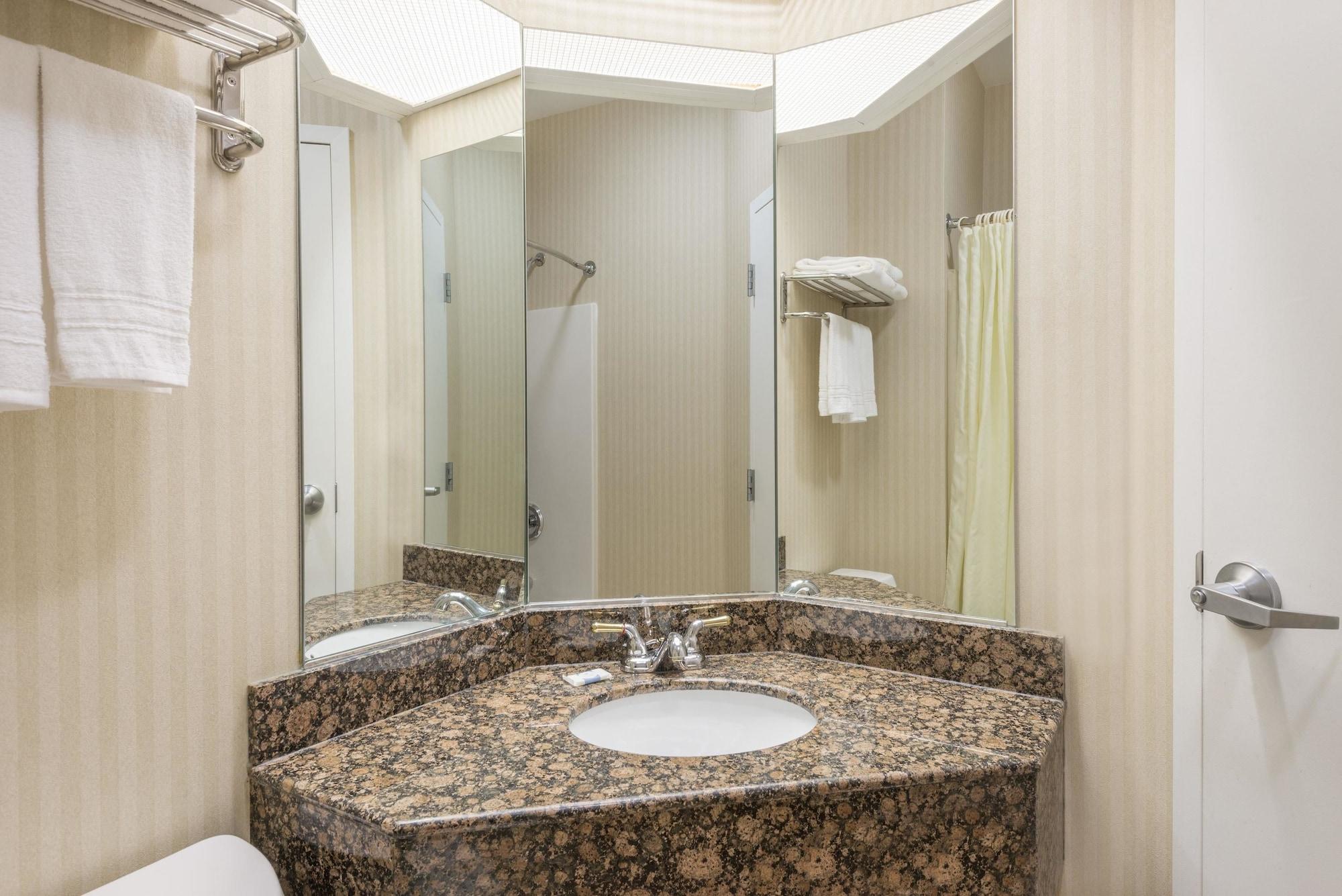 Super 8 By Wyndham Harrisburg Hershey North Екстер'єр фото