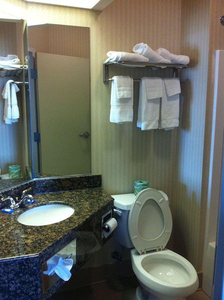 Super 8 By Wyndham Harrisburg Hershey North Екстер'єр фото