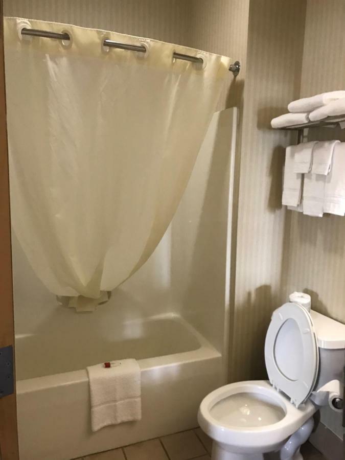 Super 8 By Wyndham Harrisburg Hershey North Екстер'єр фото