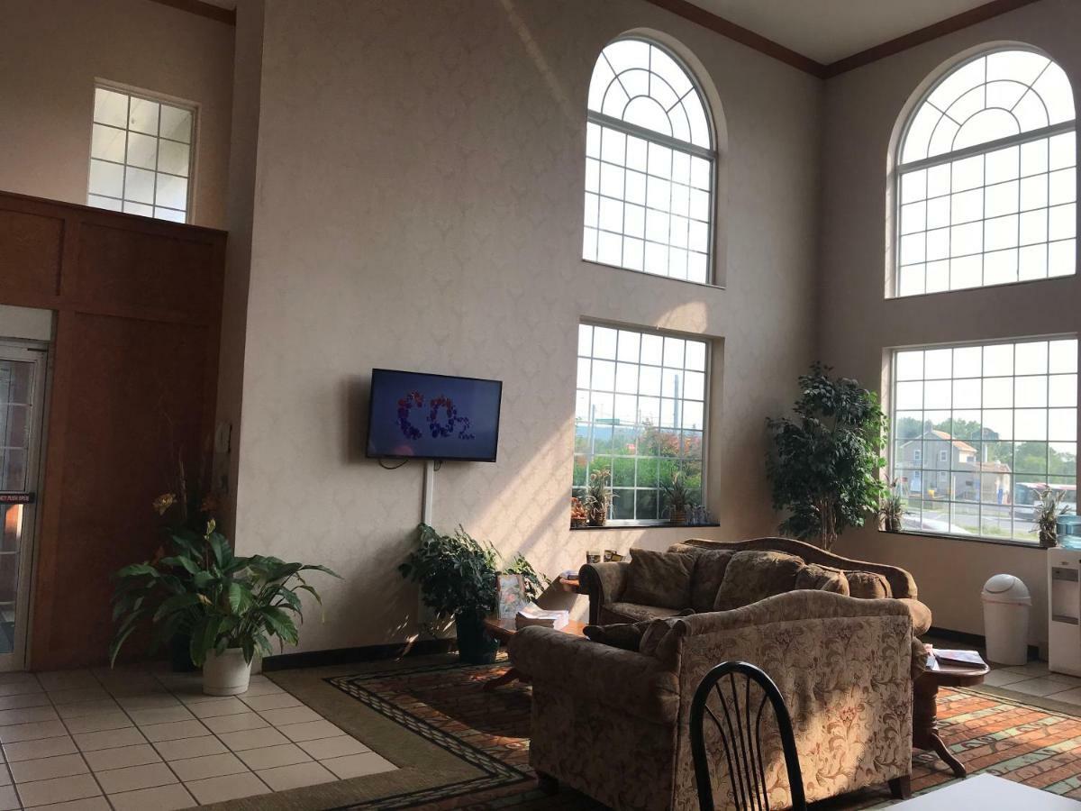Super 8 By Wyndham Harrisburg Hershey North Екстер'єр фото